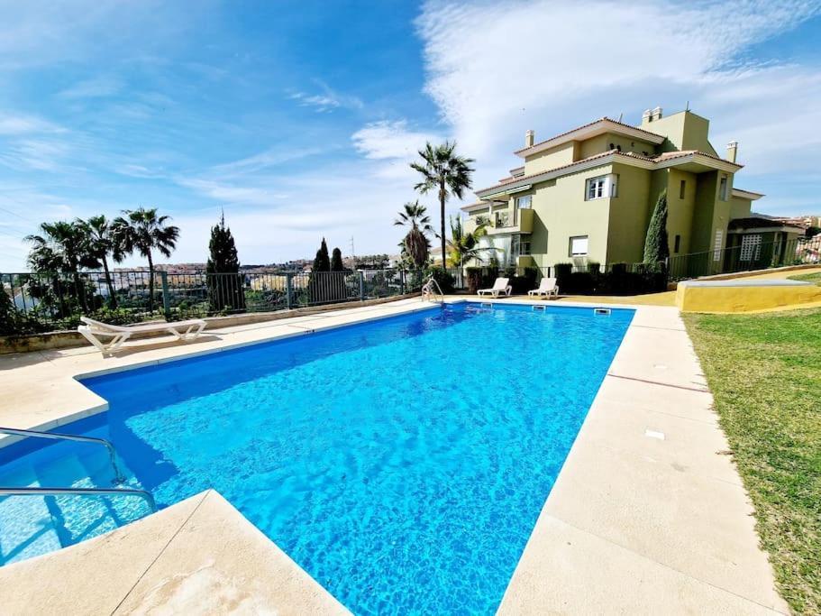 Apartmán Royal Golf View: 2Br, Pools & Ac Sitio de Calahonda Exteriér fotografie