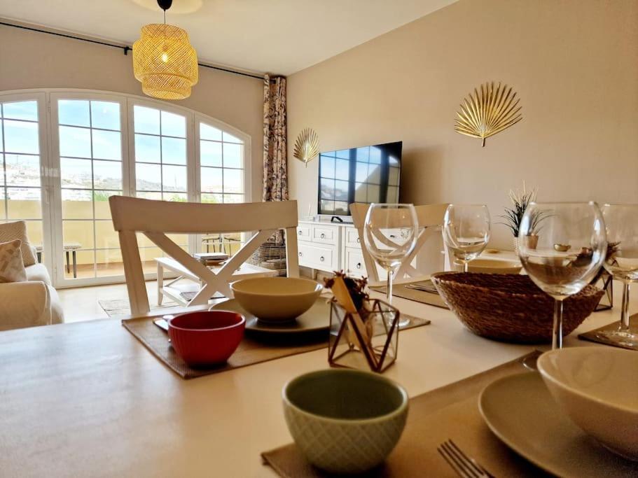Apartmán Royal Golf View: 2Br, Pools & Ac Sitio de Calahonda Exteriér fotografie