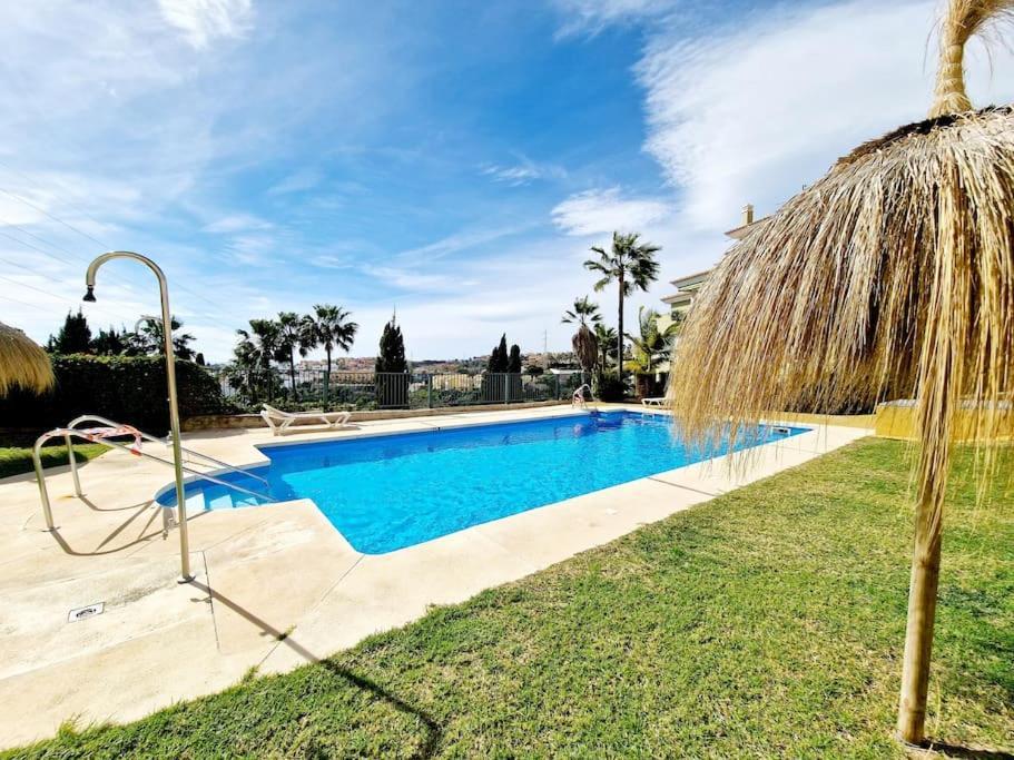 Apartmán Royal Golf View: 2Br, Pools & Ac Sitio de Calahonda Exteriér fotografie