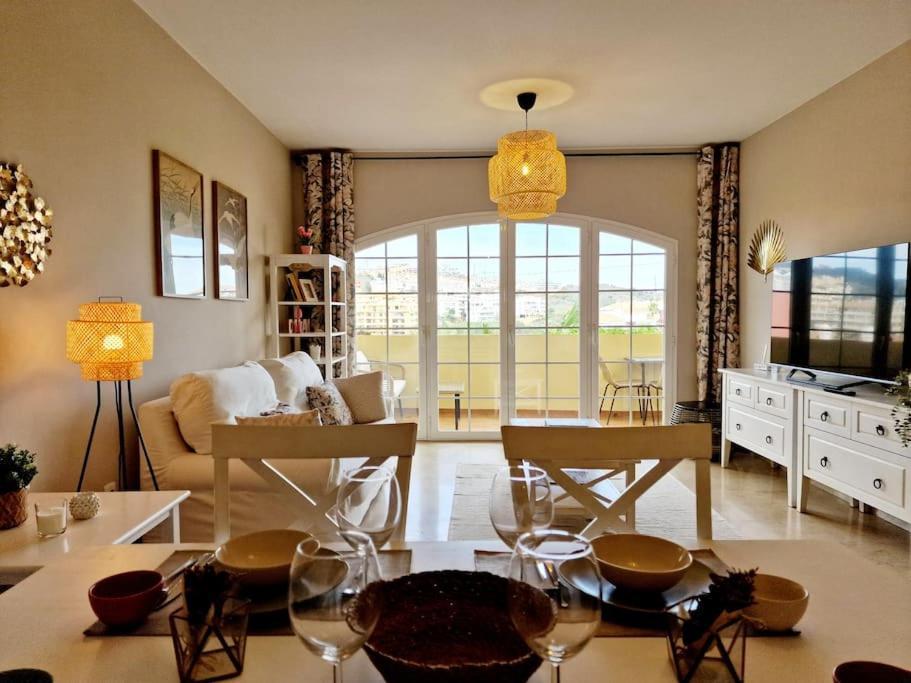 Apartmán Royal Golf View: 2Br, Pools & Ac Sitio de Calahonda Exteriér fotografie