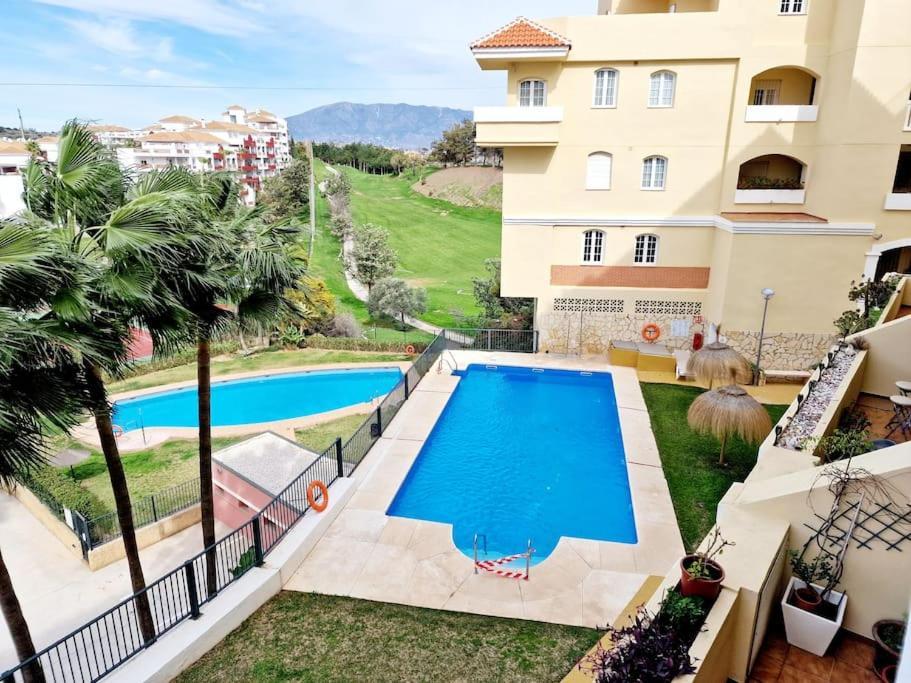 Apartmán Royal Golf View: 2Br, Pools & Ac Sitio de Calahonda Exteriér fotografie